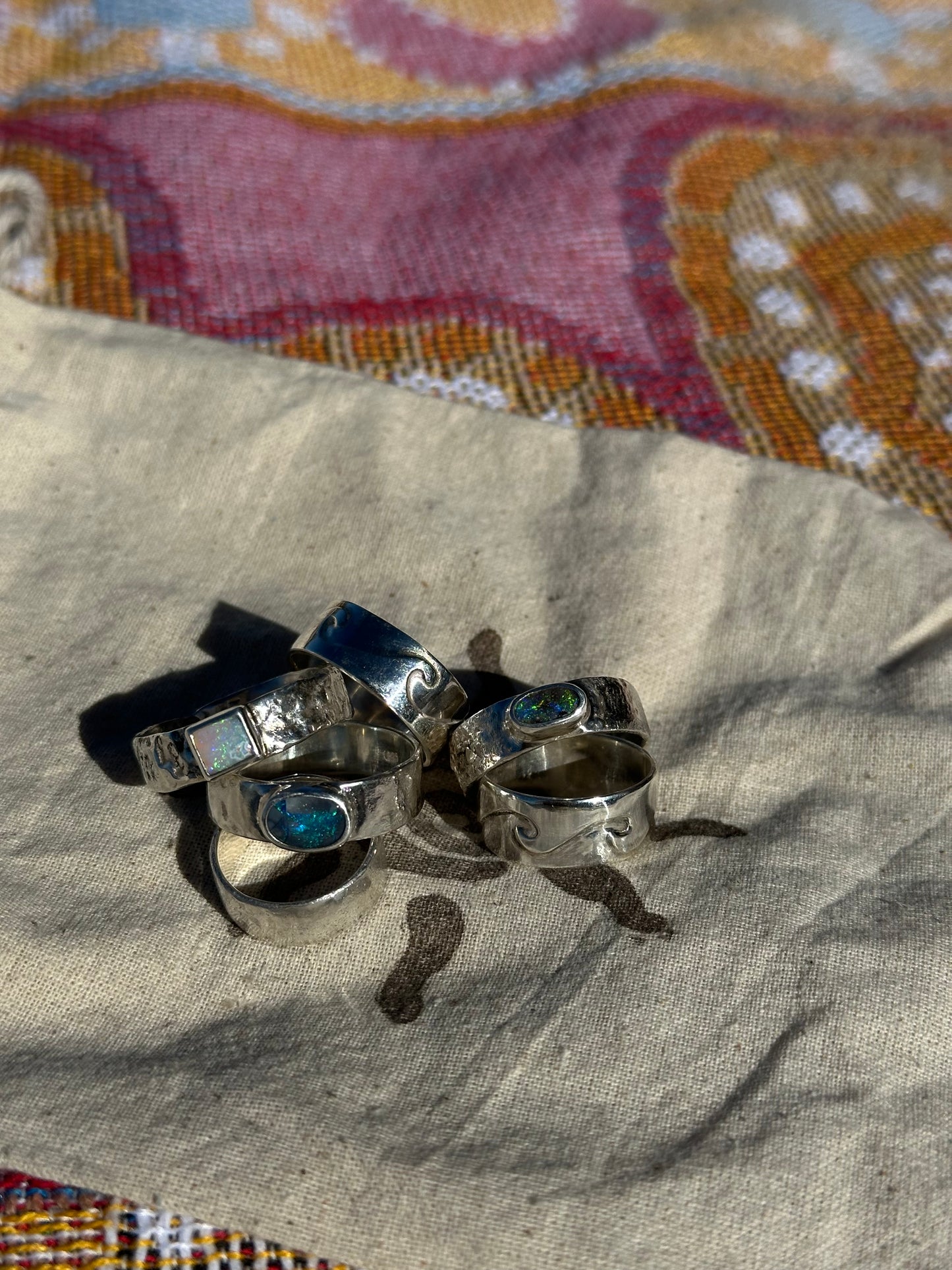 Star gazing opal ring