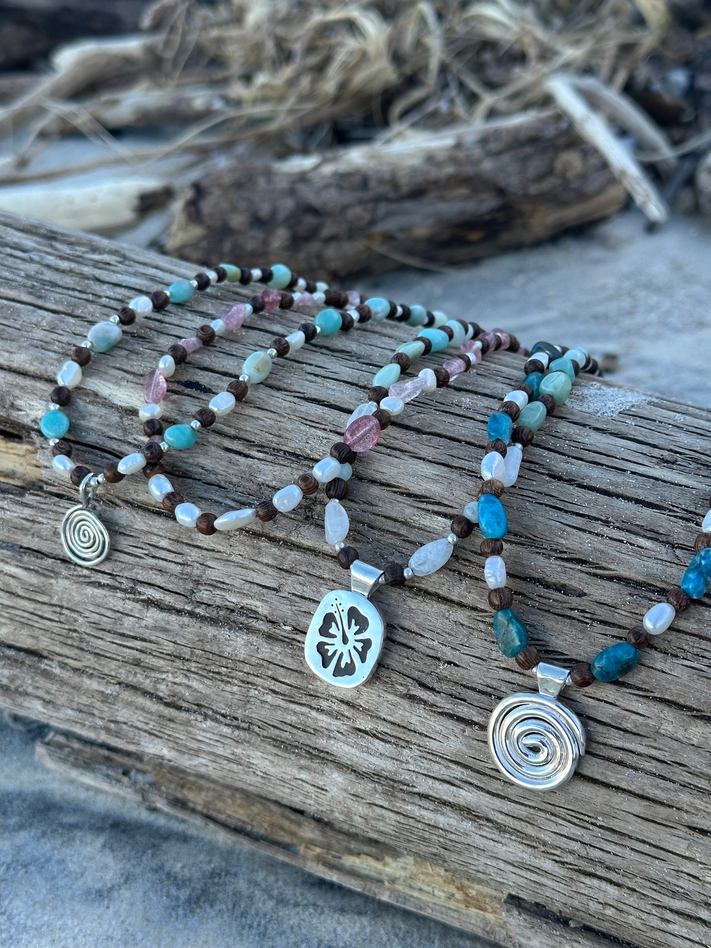Hibiscus reflections necklace
