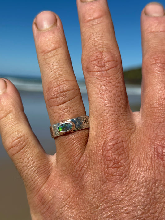 Star gazing opal ring