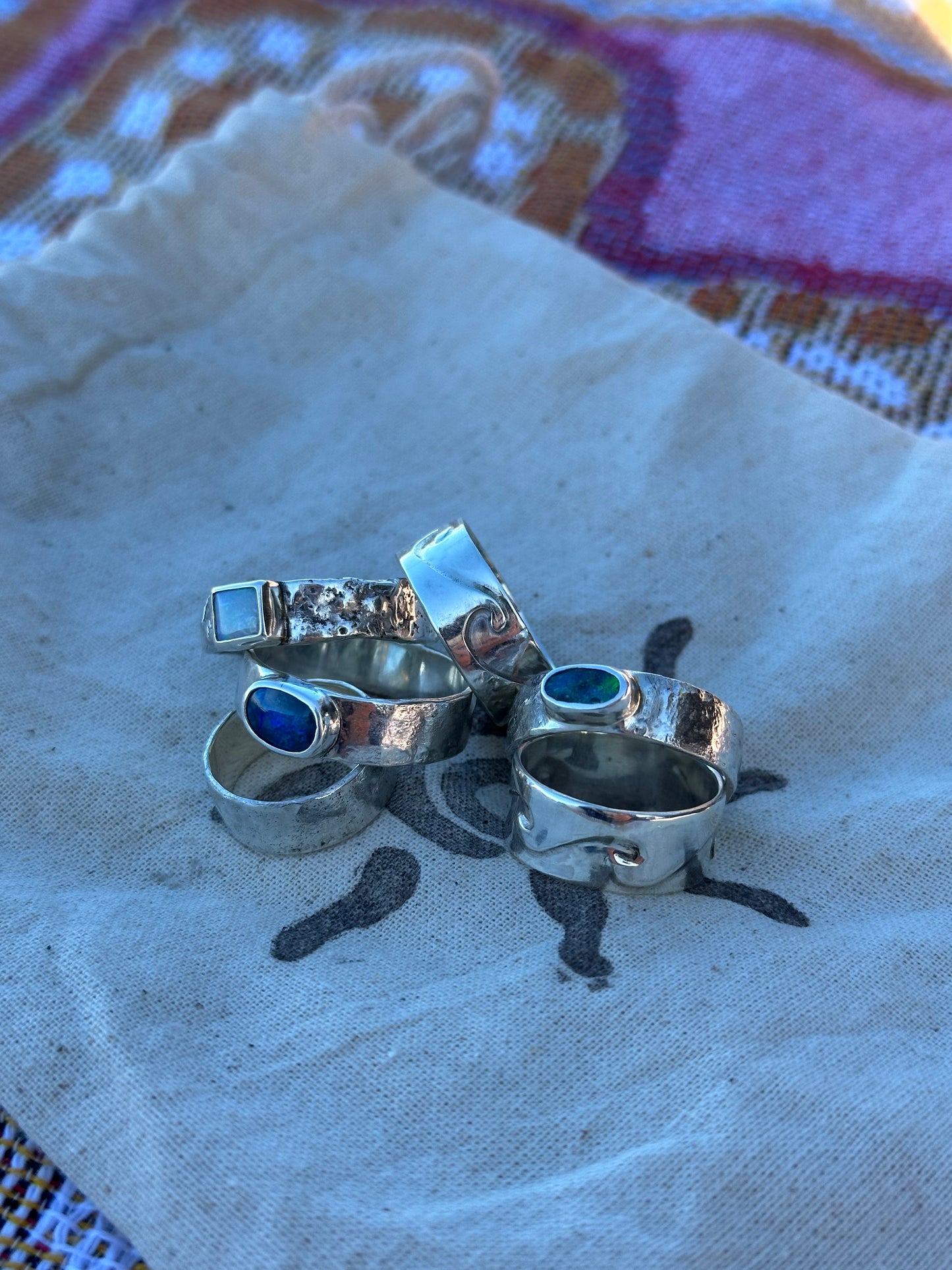 Star gazing opal ring